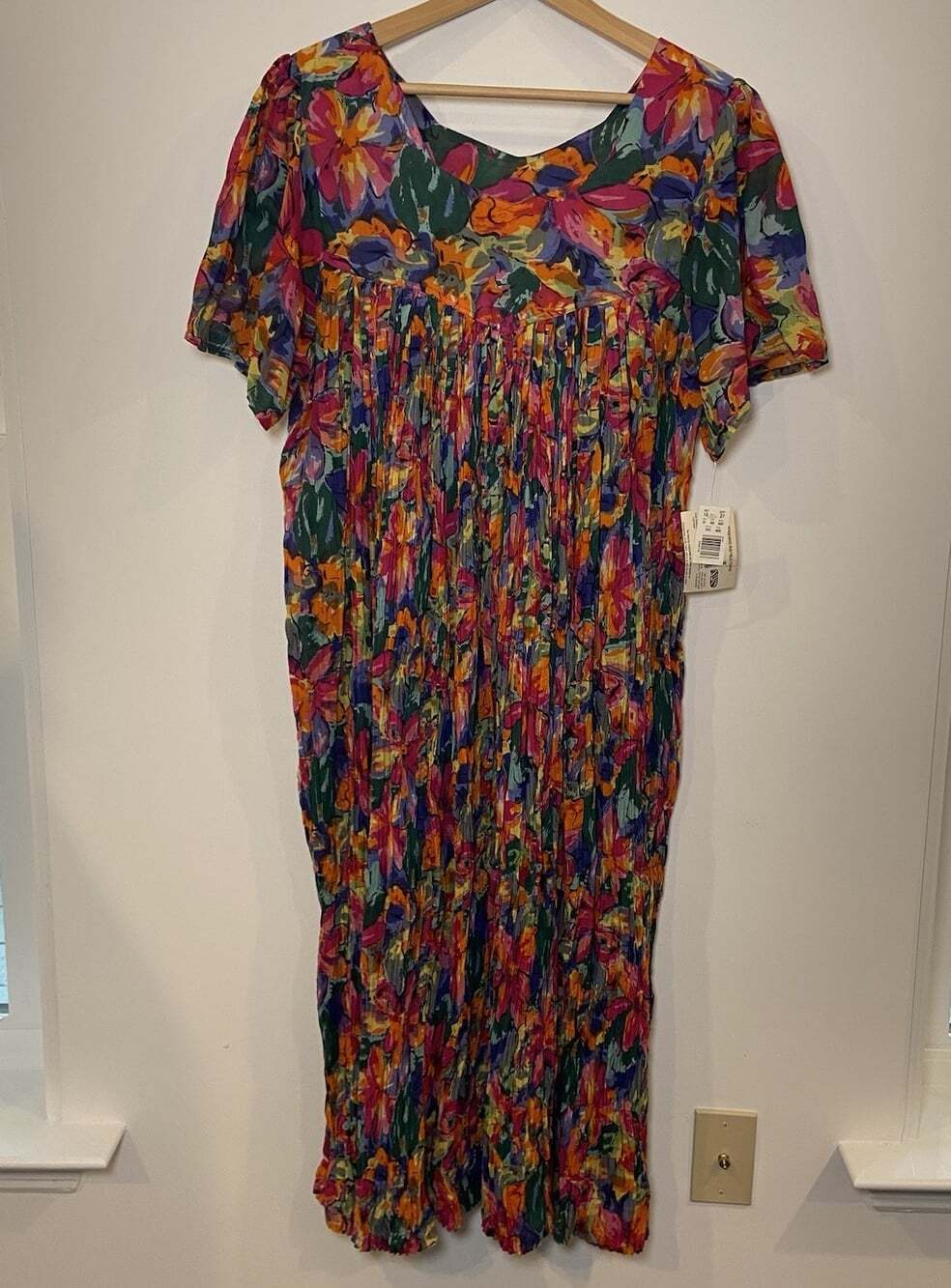 NWT Vintage Basic Editions Intimates Mumu Nightgown Crinkle Multi Floral L New